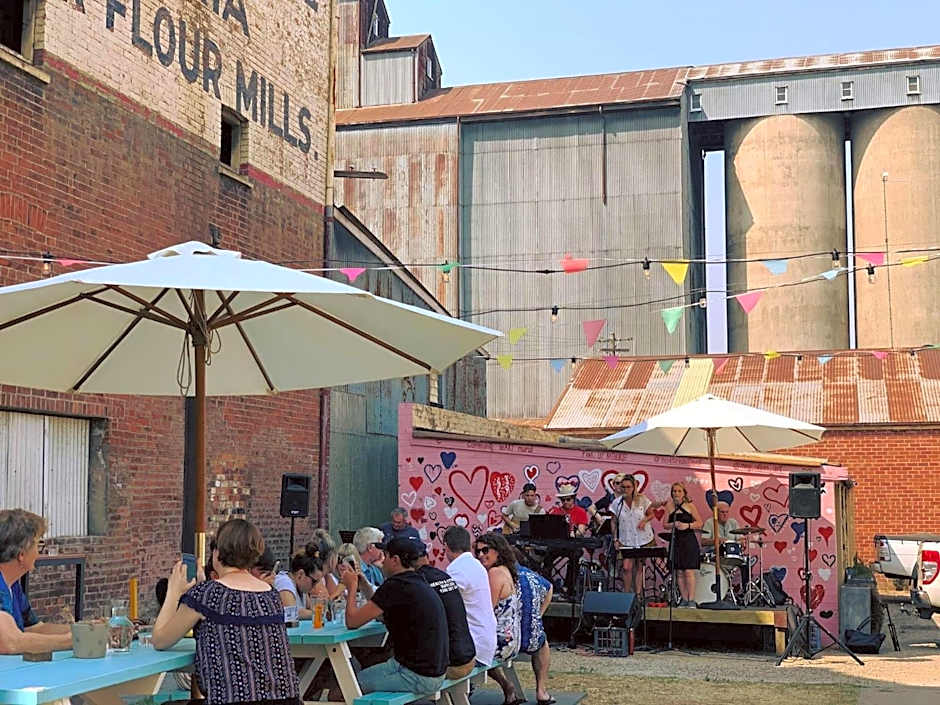 The Victoria Hotel Bathurst