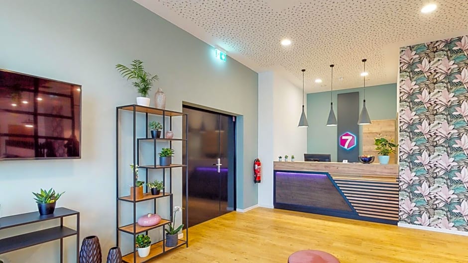 Point 7 Hotel
