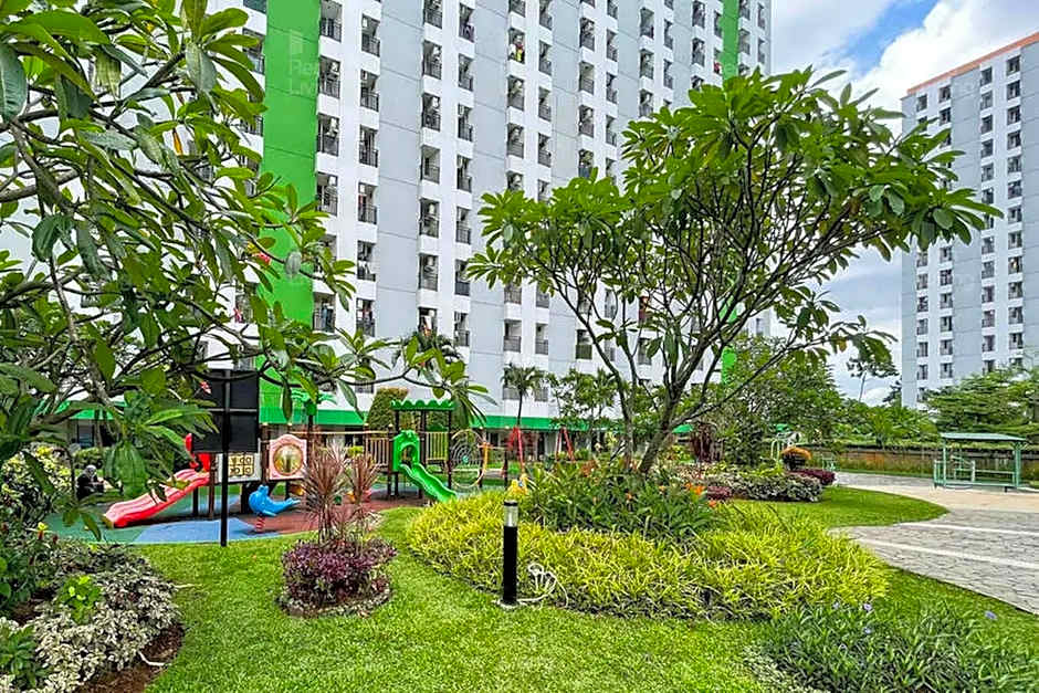 RedLiving Apartemen Green Lake View Ciputat - Farida Property 1 Tower E