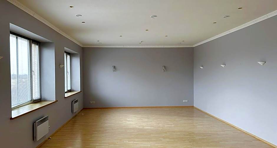 Hostelis R27