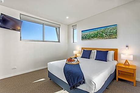 Deluxe One-Bedroom Apartment