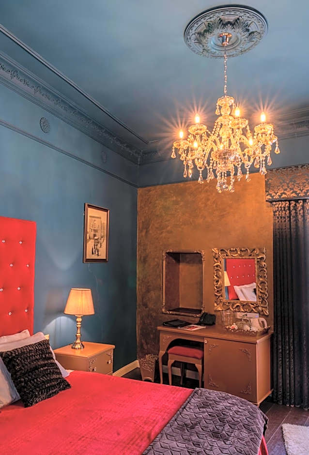 Julina Boutique Living