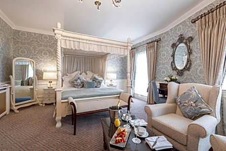 Suite with Garden View