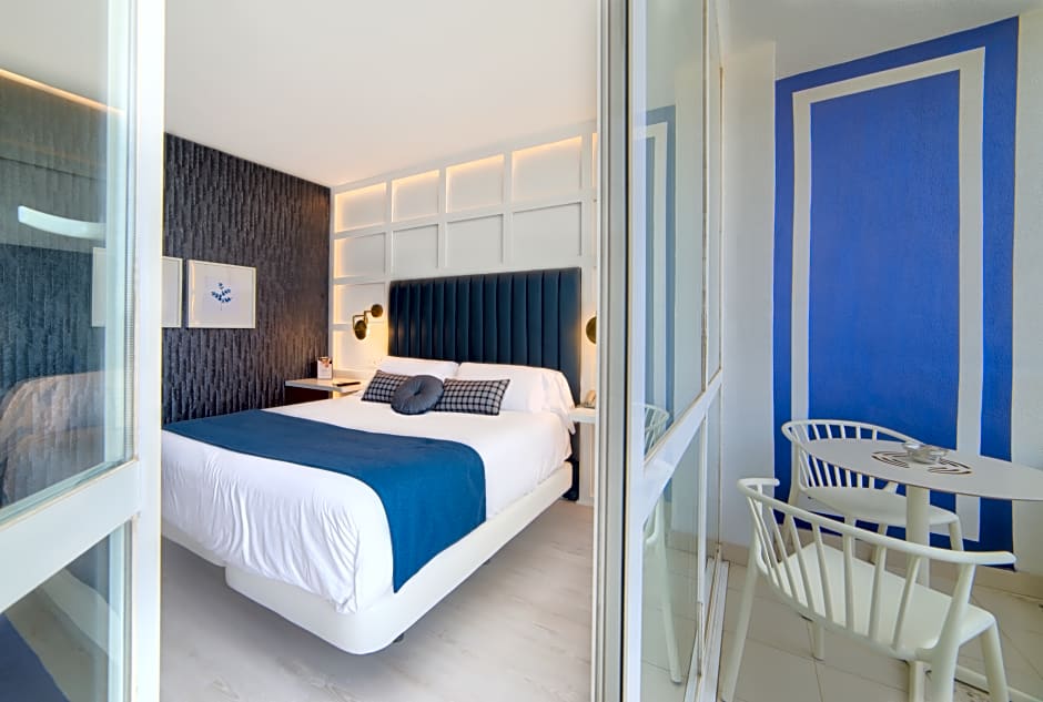 Deluxe 1 Double Bed or 2 Beds — 14 fotoğraftan 1. fotoğraf