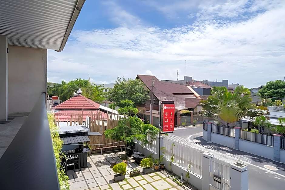 RedDoorz Syariah near Lombok Epicentrum Mall