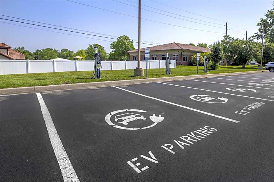 Best Western Plus Lee's Summit Hotel & Suites