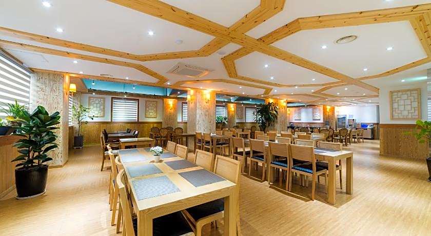 Reborn Suwon Silkroad Hotel