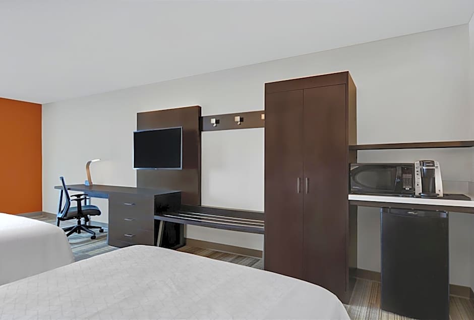 Holiday Inn Express Atmor By IHG
