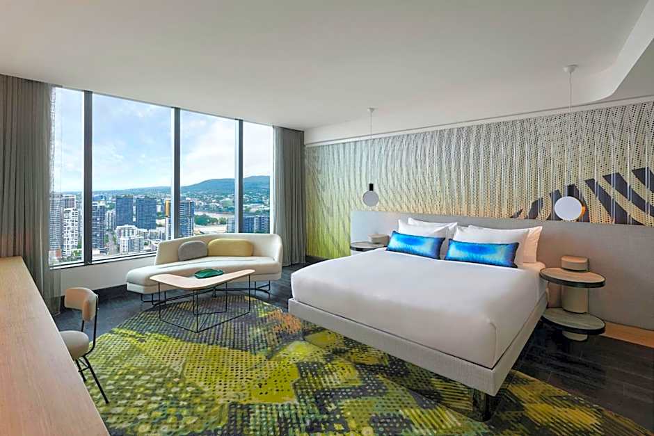 W Brisbane