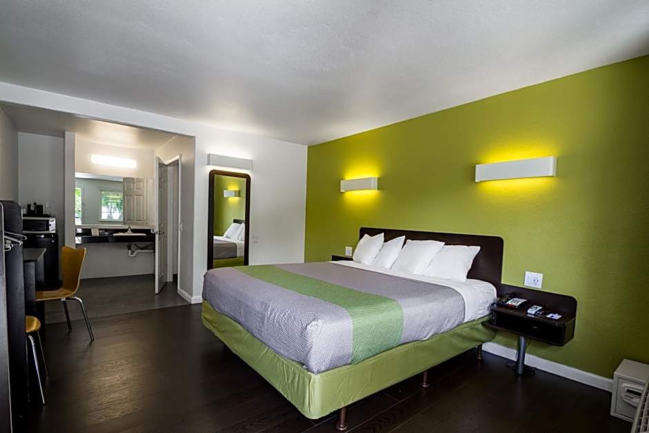 Fisherman's Cove Inn