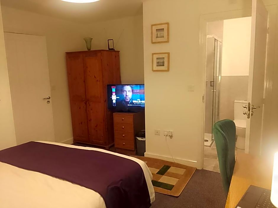 Cosy Stay in Walsall by Ideal Home