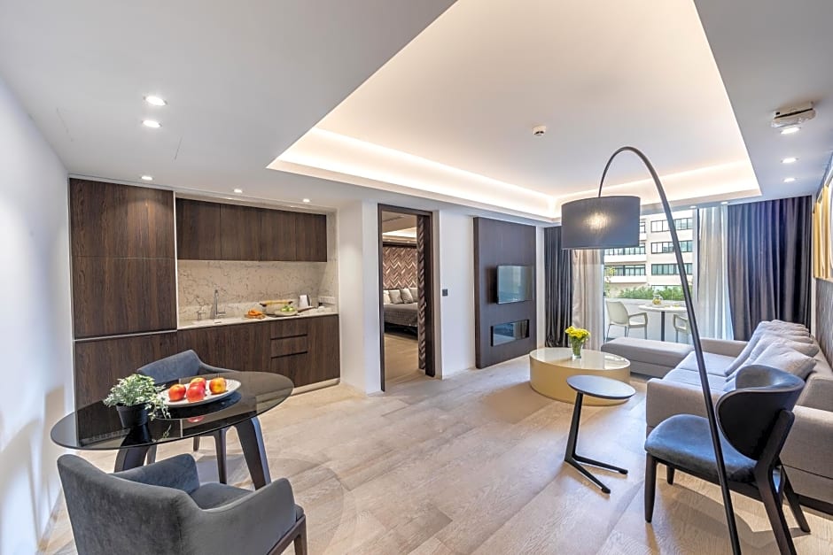 Almond Business Hotel