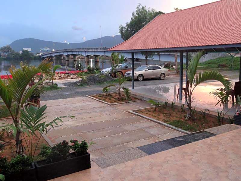 Kampongbay Makeng Guesthouse – Kampot, NJ