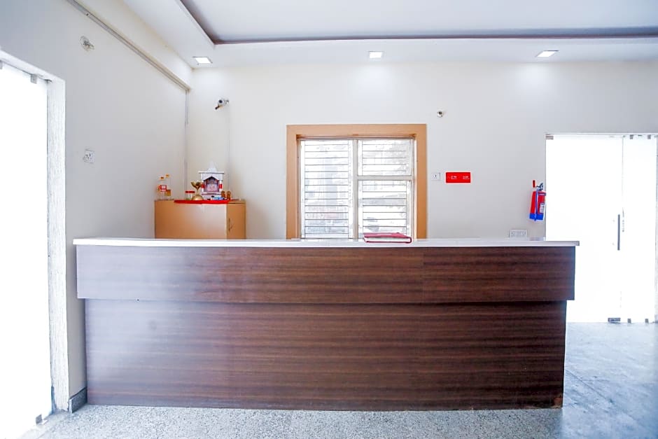 OYO 28629 Hotel Crosswind