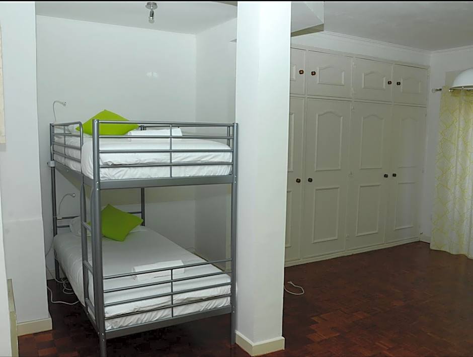 Help Yourself Hostels - Carcavelos Coast