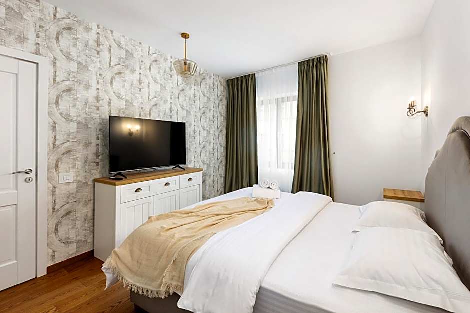 PEAK Aparthotel - Old Town - by CityHost