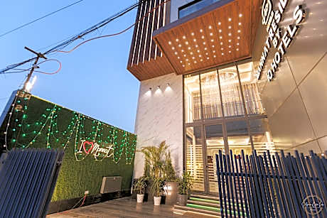 Mannat Residency By iO Hotels