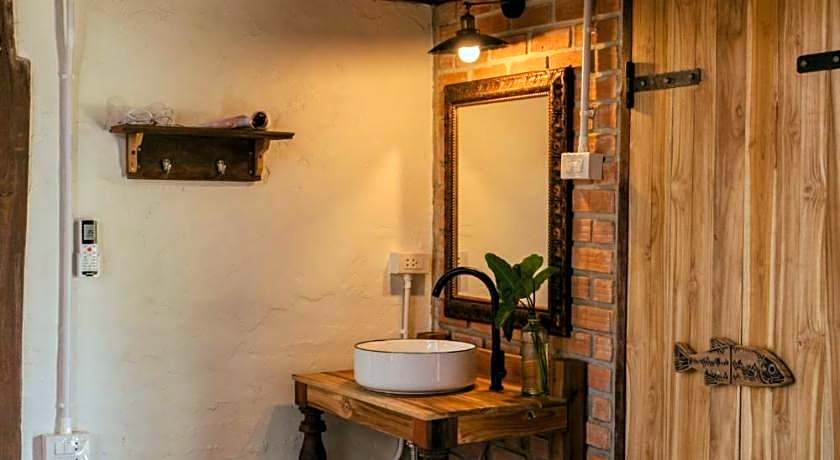 The River Runs Chiang Klang