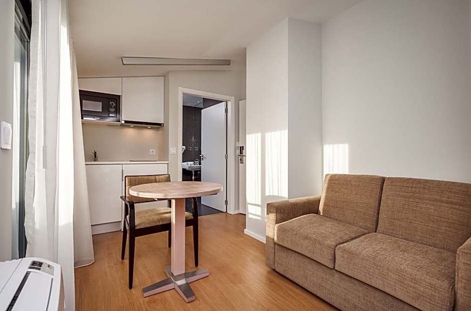 Essence Inn Marianos Hotel