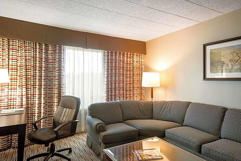 Exton Hotel and Conference Center