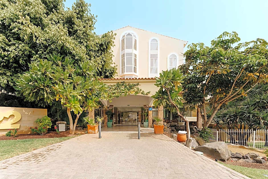 R2 Buganvilla Hotel & Spa