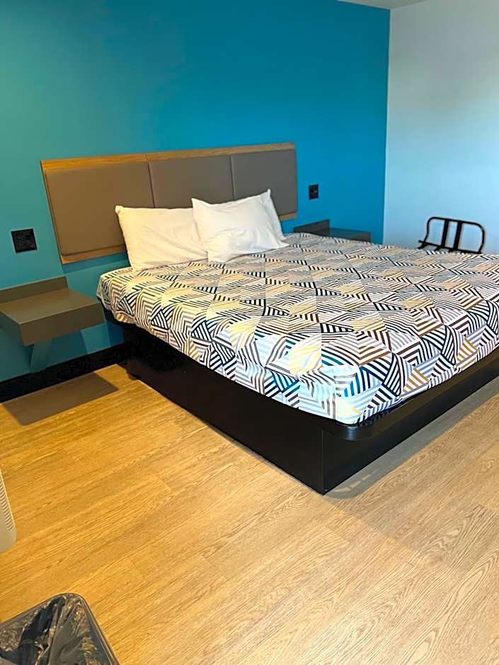 Palm Inn - Newly Renovated Rooms