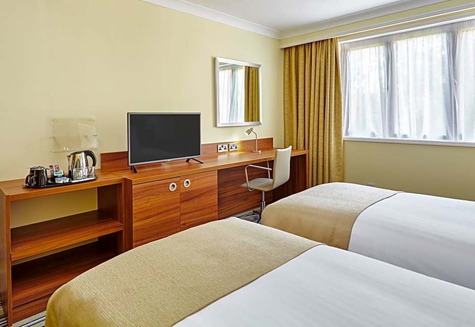 Holiday Inn Cardiff - North M4 By IHG