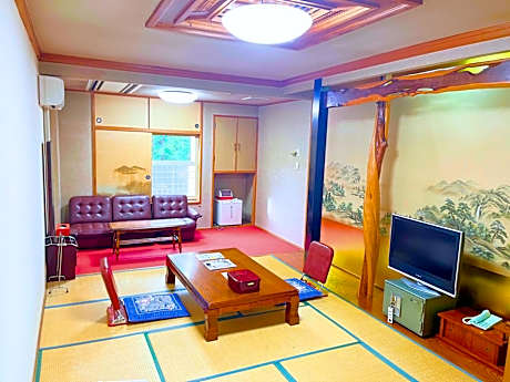 Quadruple Room with Shared Bathroom