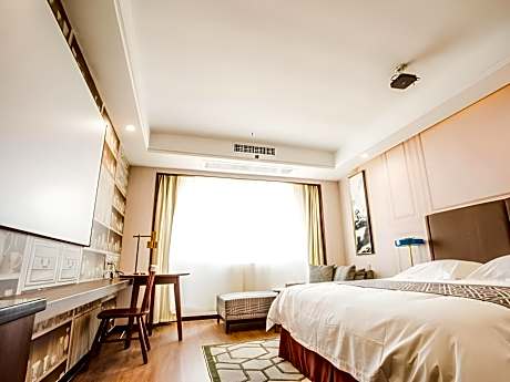 GTI - Deluxe 1 Bed, Cinema