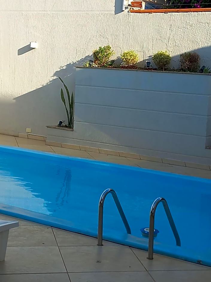 Casa Ampla - Climatizada - Piscina-Aerea gourmet para ate 20 pessoas