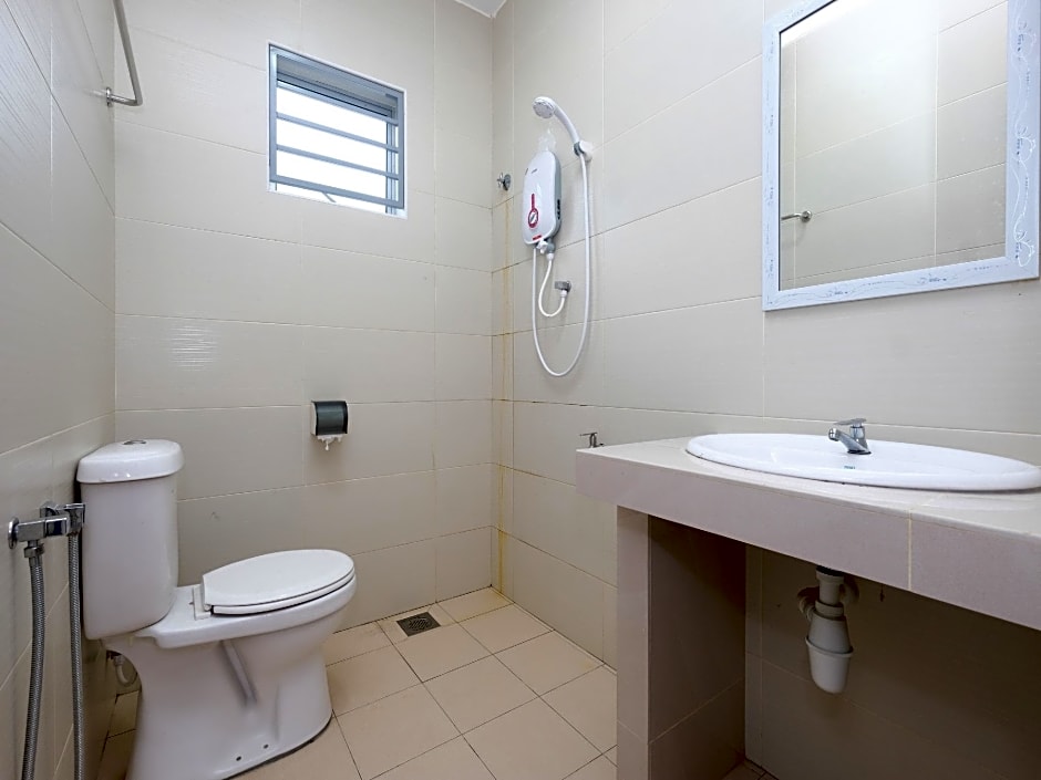 OYO 89877 Sun Triang Hotel