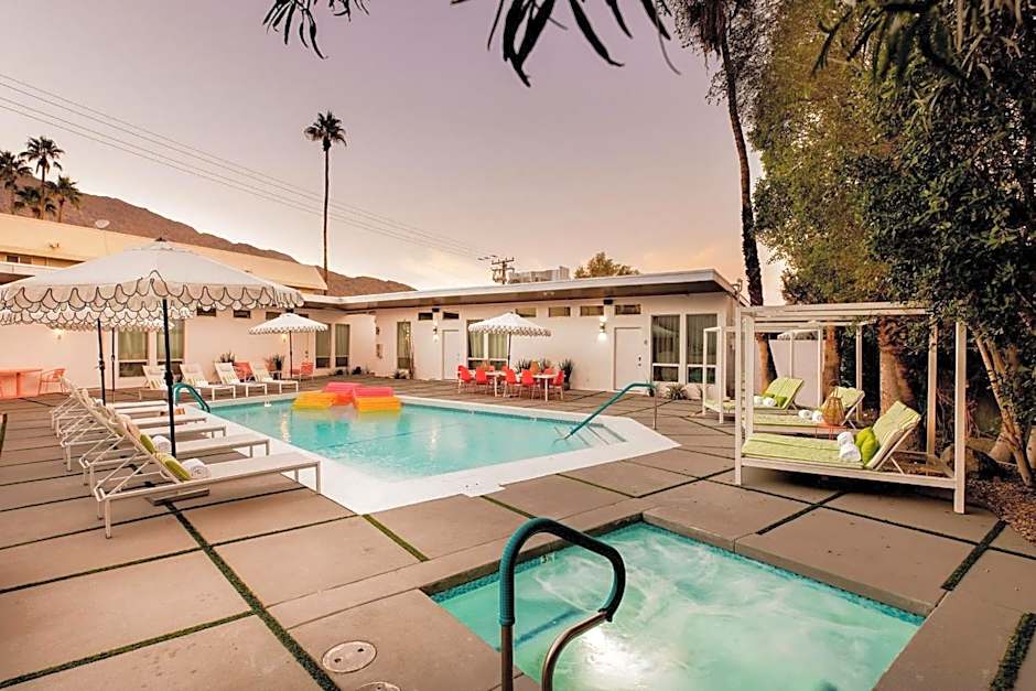 The Wesley by AvantStay Mid-Century Modern Oasis with Pool