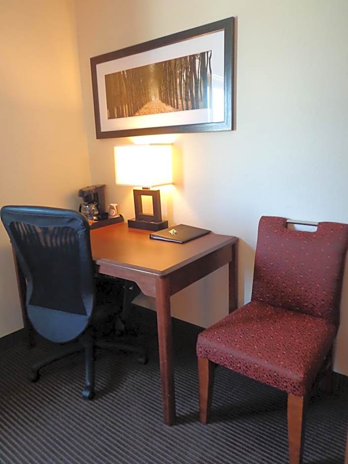 AmericInn by Wyndham Grand Forks