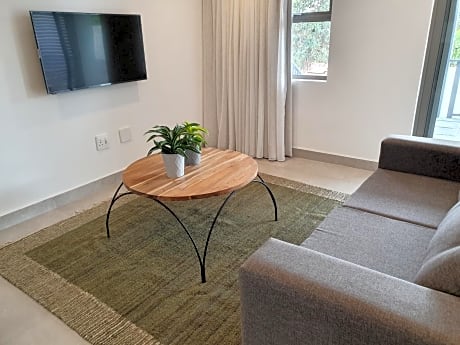 Family Room with Garden View