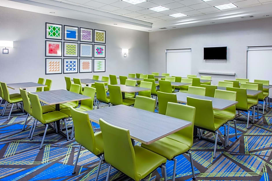 Holiday Inn Express Hotel and Suites Texarkana, an IHG Hotel