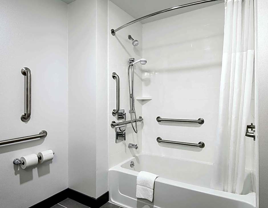 Hampton Inn By Hilton & Suites Chicago/Waukegan, IL