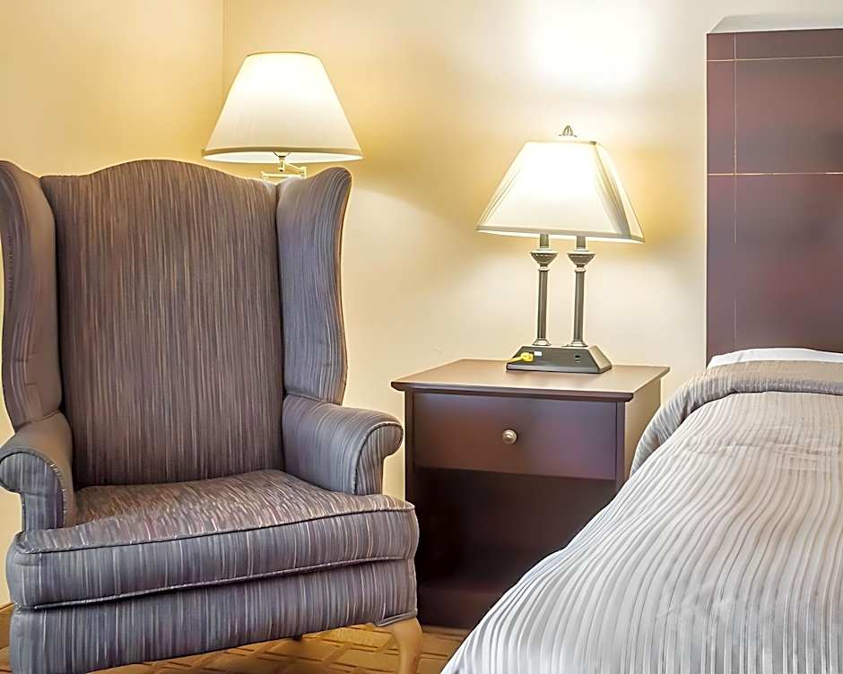 Quality Inn Buffalo Airport