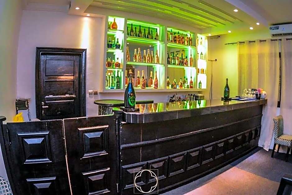 AMJ HOTEL