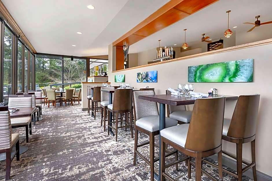 Best Western Plus Agate Beach Inn