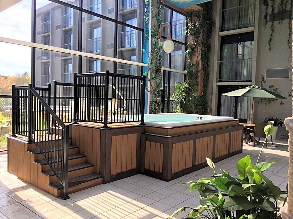 Centre De Congres Et Hotel La Sagueneenne