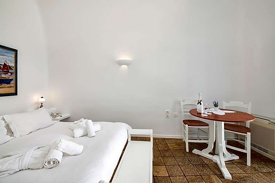 Pantelia Suites