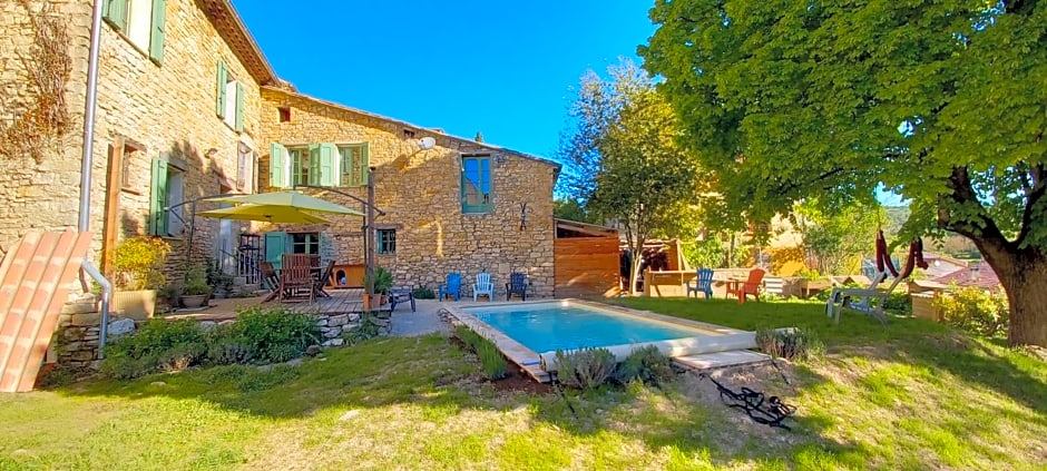 Chambre du Tilleul - charme, confort et piscine