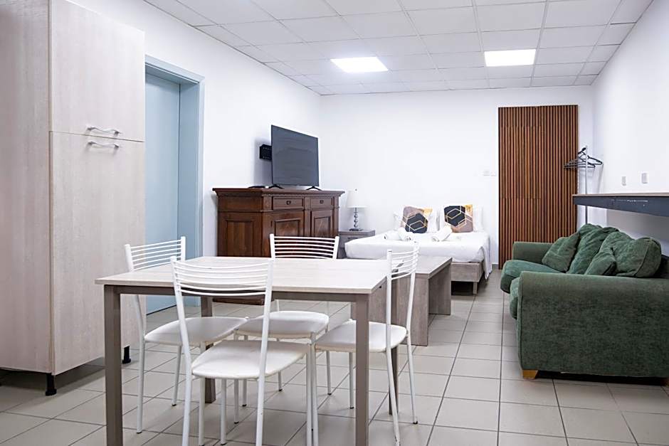 Napoli Suites Studios Aparthotel