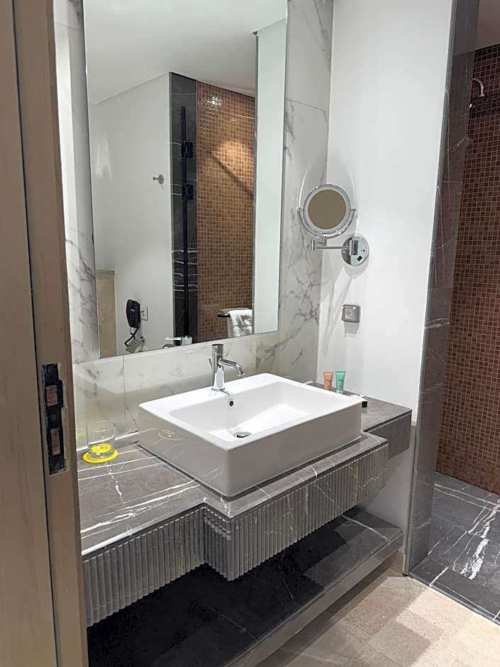 The G Einbay Golf Resort