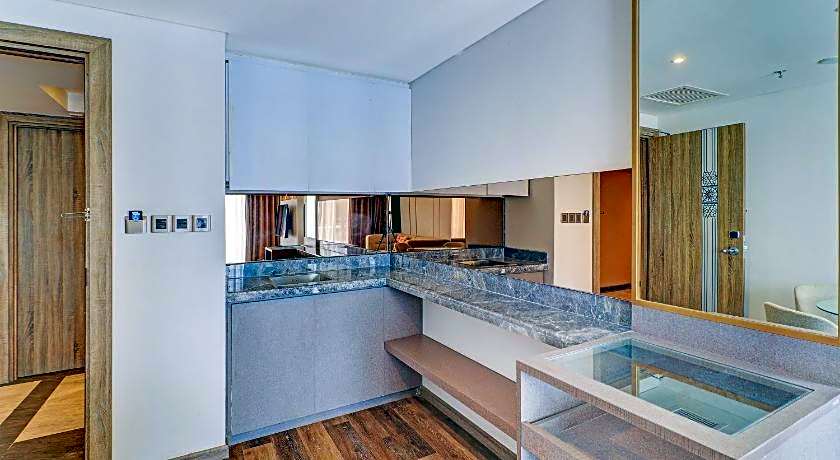 Sunday Hotel Arshika Sunset Road