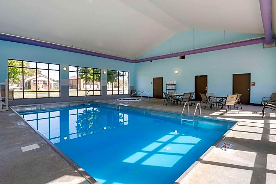 Econo Lodge Inn & Suites Fairgrounds