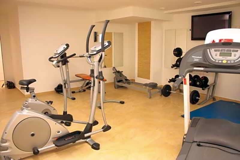 Royal Living Apartments