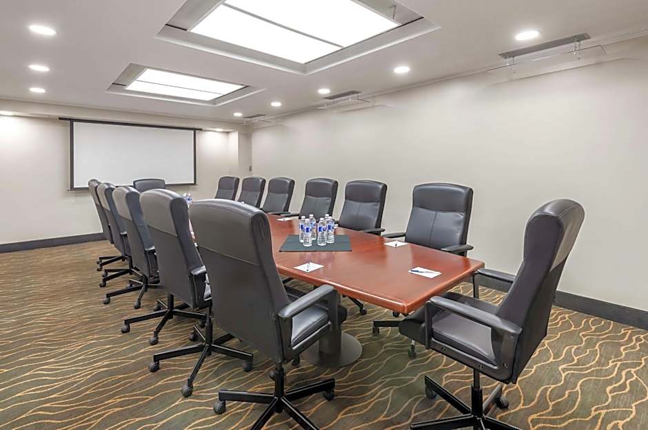 Best Western Plus Ottawa City Centre