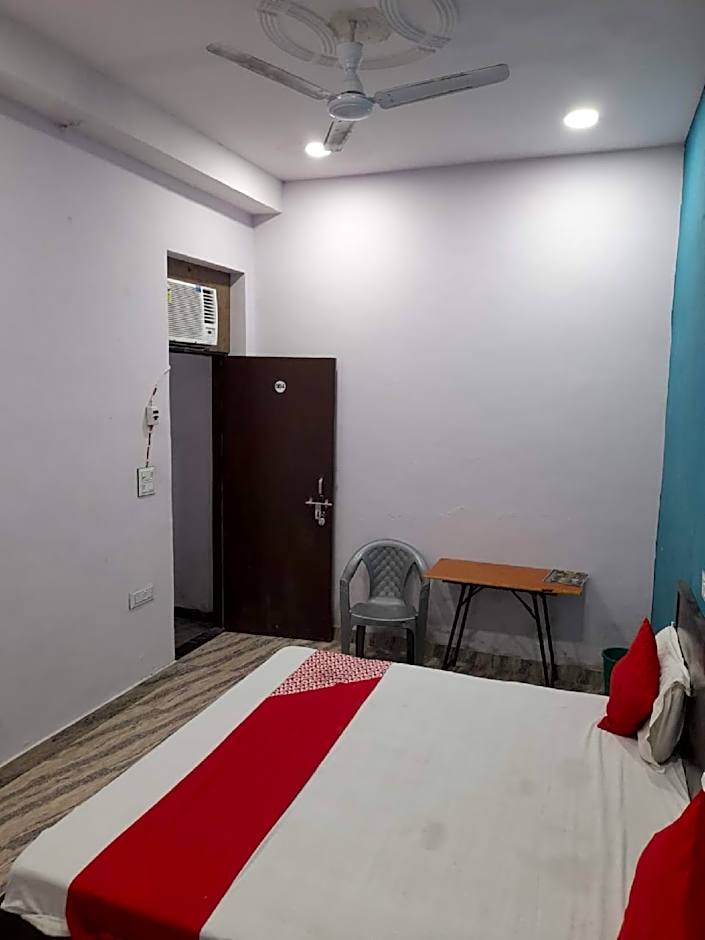 Goroomgo Raj hotel vip Noida