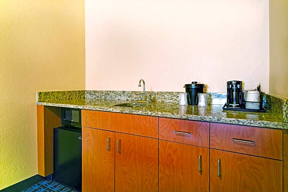 Fairfield Inn & Suites by Marriott Atlanta Vinings/Galleria